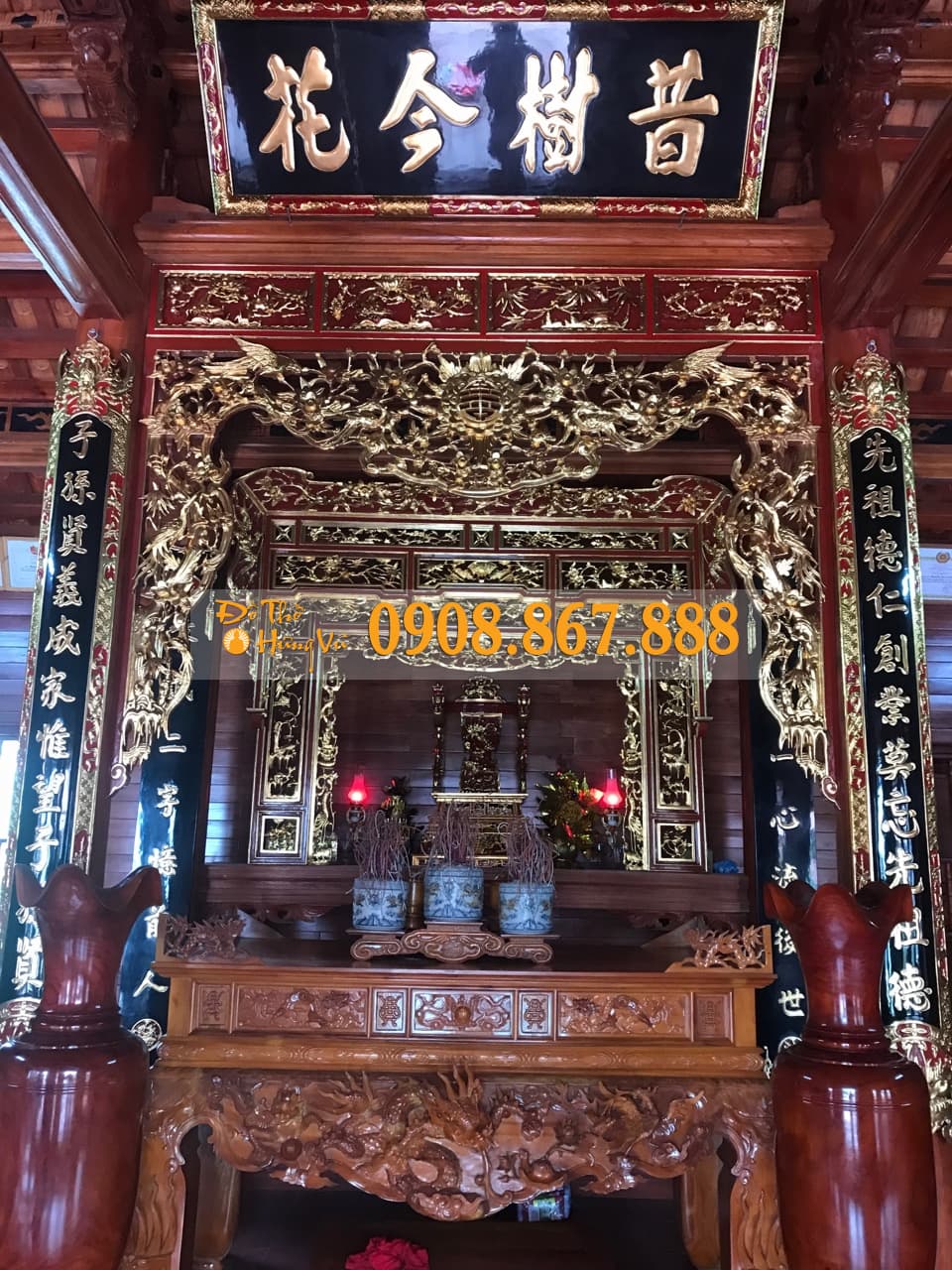 Bàn thờ đẹp ở Huế