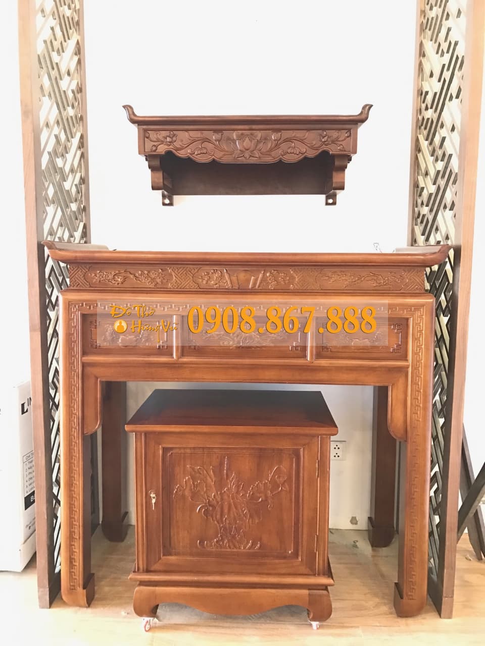 Mẫu bàn thờ hiện đại 010 Bàn thờ bằng gỗ chung cư