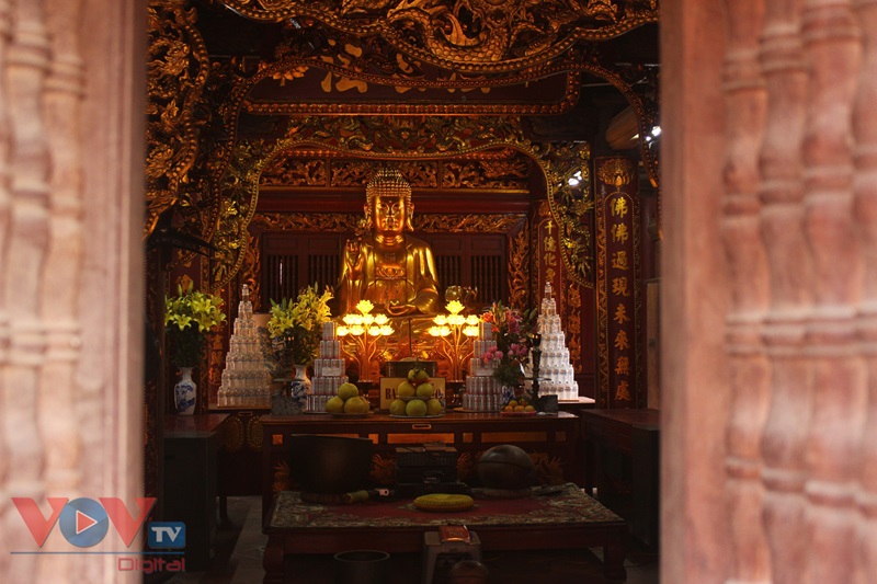 Chánh điện chùa Đậu